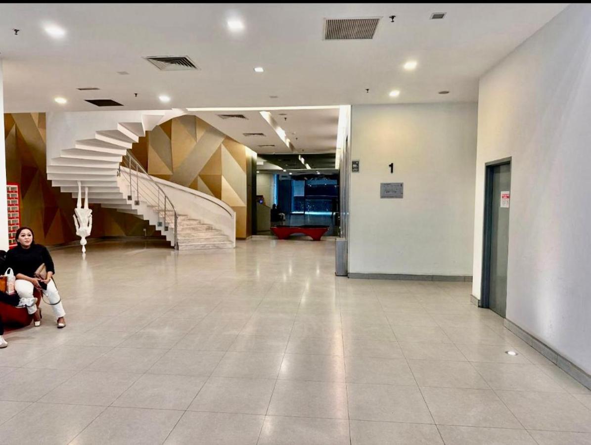 Summer Suites Near Klcc Kuala Lumpur Luaran gambar