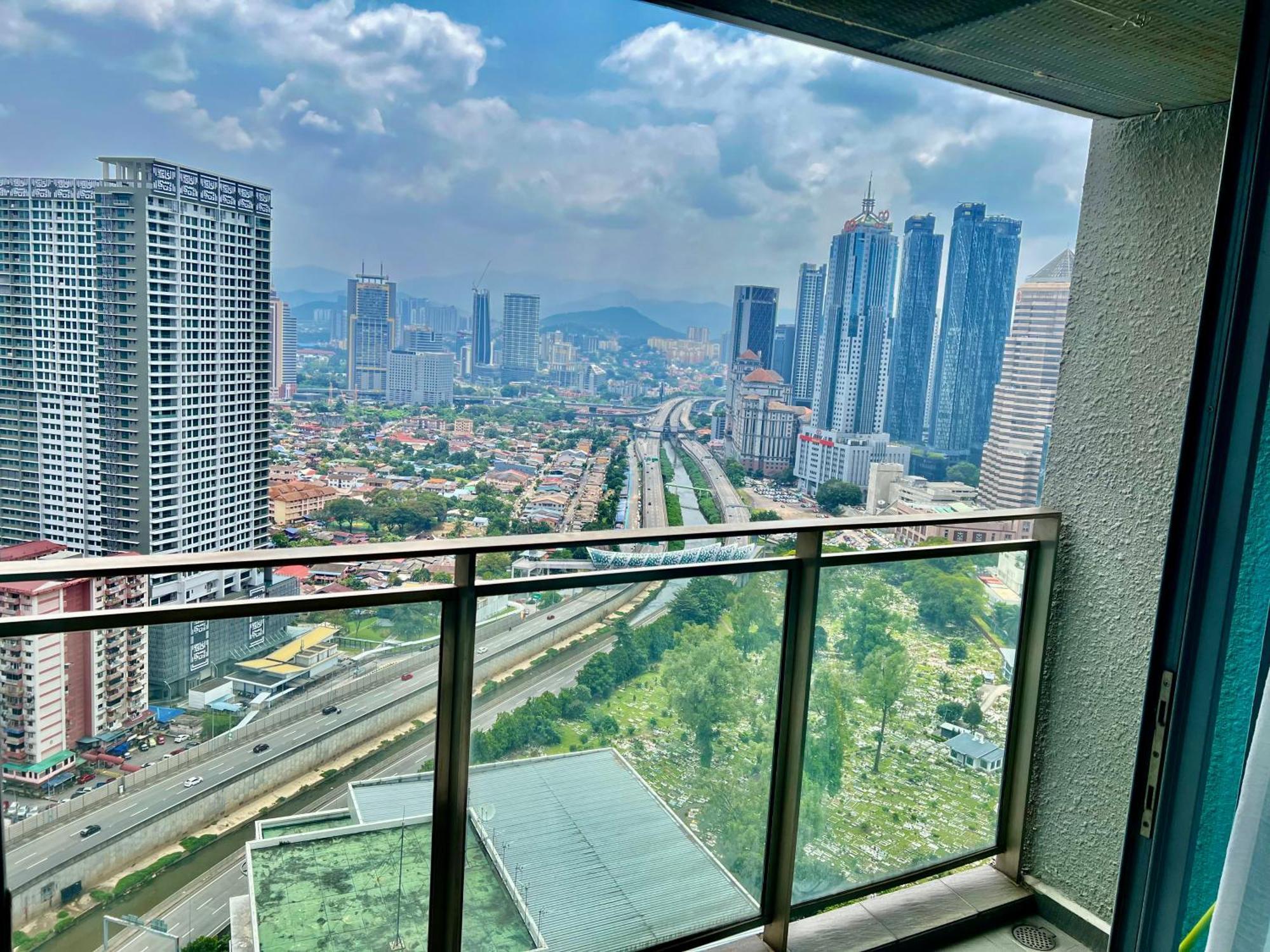 Summer Suites Near Klcc Kuala Lumpur Luaran gambar